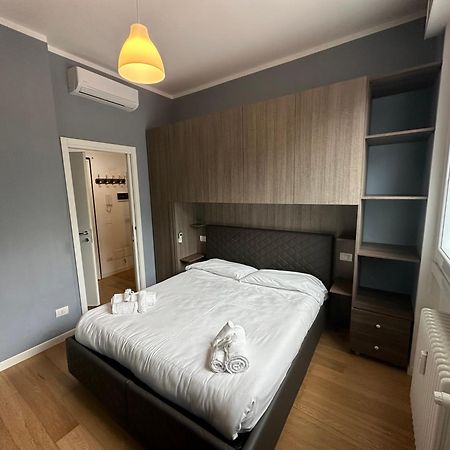Metro Famagosta - Modern Suite Free Wifi & Parking 米兰 外观 照片